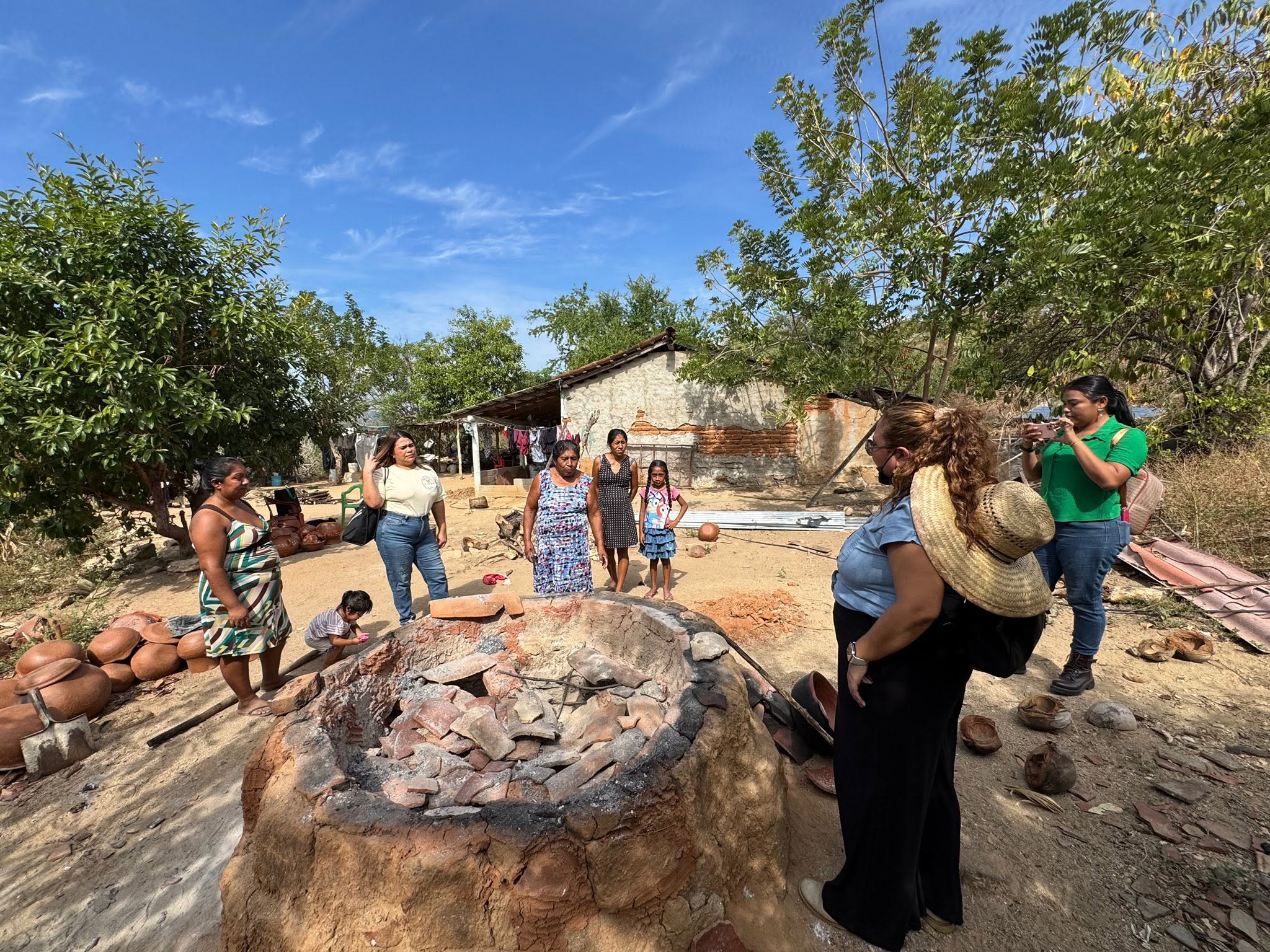 Mujeres que moldean el territorio: encuentro con las alfareras de San Marcos